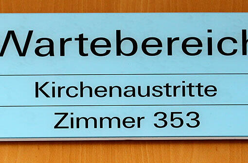 Kirchenaustritt: Wer der Kirche den Rücken kehrt, muss zahlen. 31 Euro kostet der Austritt mit entsprechender Bescheinigung.