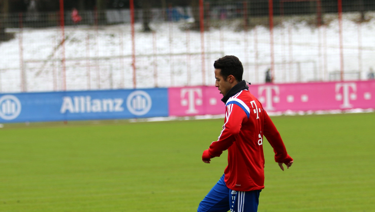 Thiago trainiert nach seiner Knieverletzung schon wieder mit dem Ball. Thiago trainiert nach seiner Knieverletzung schon wieder mit dem Ball.
