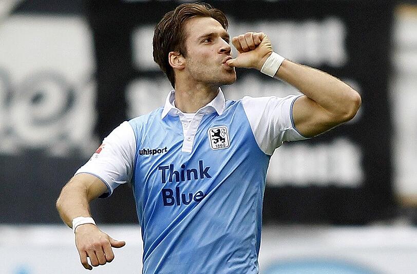 Gary Kagelmacher mit dem "Baby"-Jubel nach seinem 1:1-Treffer gegen den SV Sandhausen.