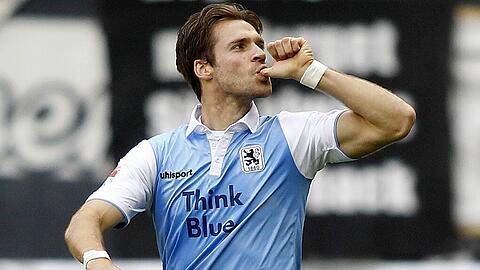 Gary Kagelmacher mit dem "Baby"-Jubel nach seinem 1:1-Treffer gegen den SV Sandhausen.