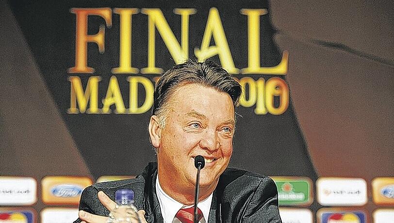 Der bestenes gelaunte Louis van Gaal sorgte für die meisten Lacher bei der Pressekonferenz. Der bestenes gelaunte Louis van Gaal sorgte für die meisten Lacher bei der Pressekonferenz.