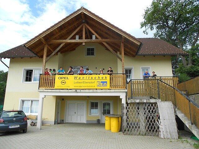 Die Löwen haben Quartier in Maria Taferl (Niederösterreich) bezogen. Bis 1. Juli bereitet sich der TSV 1860 dort auf die neue Saison vor. Die ersten Bilder vom Ort, dem Trainingsplatz, dem Quartier.