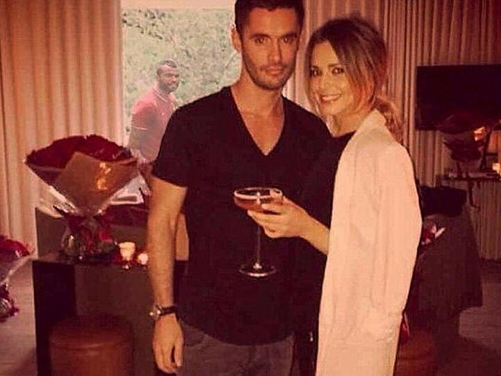 Schlechter Scherz? Ashley Cole "schleicht" um das Haus seiner Ex Cheryl