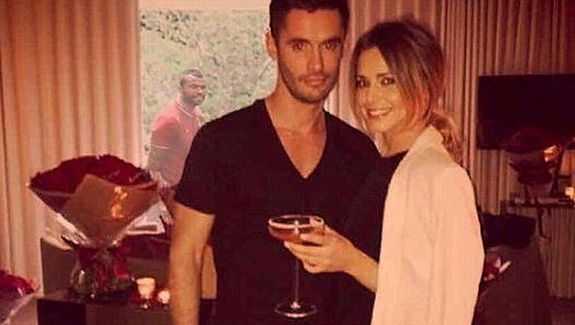 Schlechter Scherz? Ashley Cole "schleicht" um das Haus seiner Ex Cheryl Schlechter Scherz? Ashley Cole "schleicht" um das Haus seiner Ex Cheryl