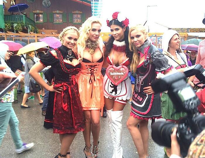 Micaela Schäfer auf dem Oktoberfest.