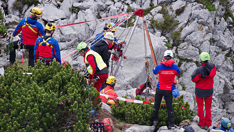 Rettungskräfte der Bergwacht sind aktuell besonders oft im Einsatz. (Archivbild) Rettungskräfte der Bergwacht sind aktuell besonders oft im Einsatz. (Archivbild)