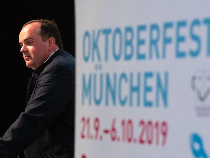 Clemens Baumgärtner (CSU), neuer Wiesnchef, leitete im Juli die Vorab-Pressekonferenz zum Oktoberfest 2019. Foto: Lino Mirgeler/Archivbild