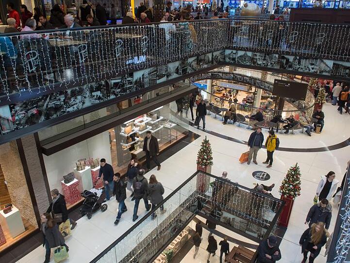Viele Shopping Center leiden unter der Konkurrenz des Online-Handels und sie sind nur schwer vermietbar.