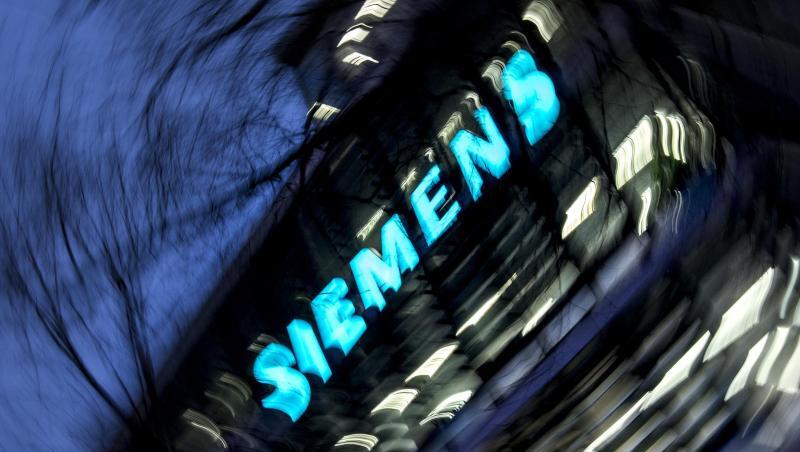 Das "Siemens"-Logo ist an einem Gebäude zu sehen. Foto: Amelie Geiger/dpa/Archiv Das "Siemens"-Logo ist an einem Gebäude zu sehen. Foto: Amelie Geiger/dpa/Archiv