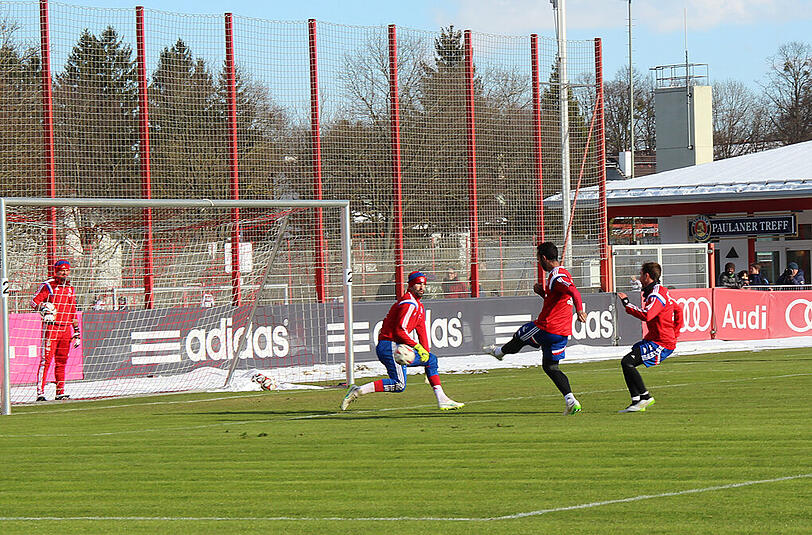 Der FC Bayern beim Samstagstraining nach der 1:4-Klatsche in Wolfsburg.