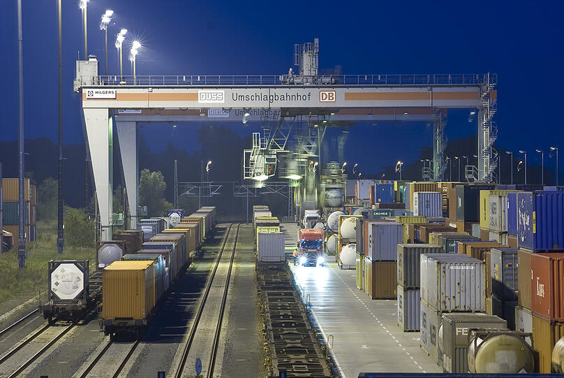Wenn's dunkel wird, dann geht's bei der Bahn erst so richtig los. Mit der Fotosafari der Abendzeitung bekommen Sie Einblicke in den Zugbetrieb, der sonst nur Mitarbeitern vorenthalten ist.
