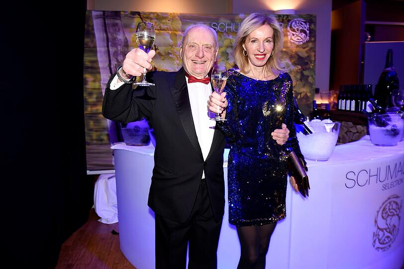 Ein Prosit von Ariane und Peter Schottenhamel.