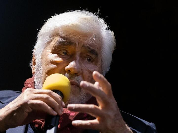 Mario Adorf hat etwa die Hälfte seines Lebens in Italien verbracht.