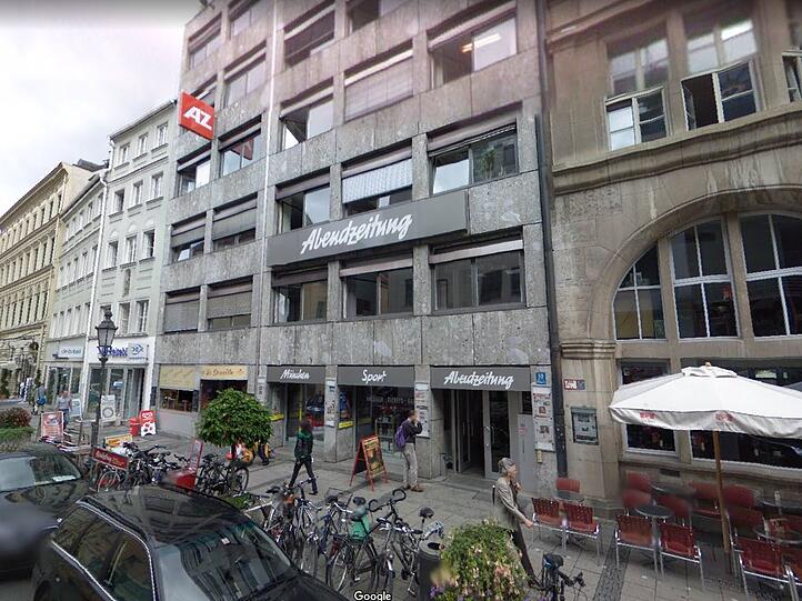 Das waren noch Zeiten: Die AZ und die SZ (r.) am alten Sitz in der Sendlinger Straße, nebst Café und Buchhandlung.