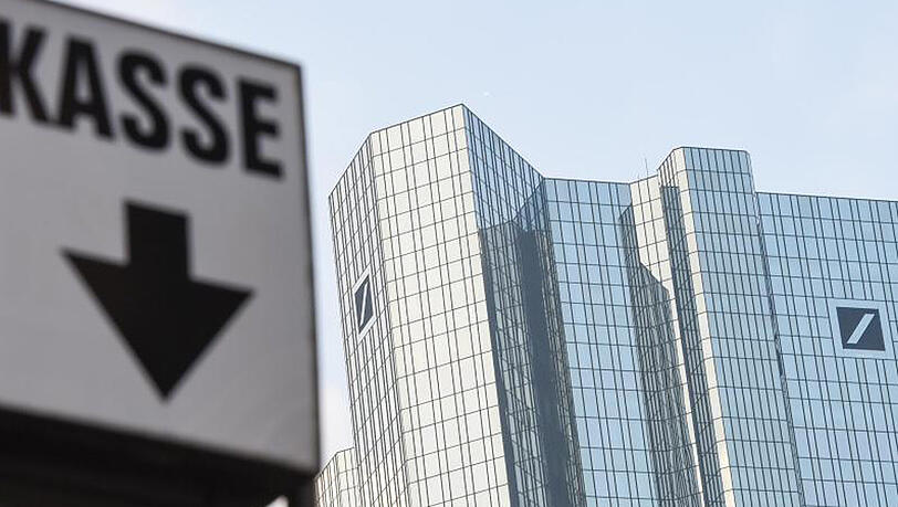 Der Vorstand der Deutschen Bank verzichtete erneut komplett auf einen Bonus. Der Vorstand der Deutschen Bank verzichtete erneut komplett auf einen Bonus.