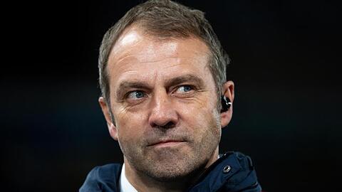 Hat das erste "Cyber-Training" mit den Spielern des FC Bayern München geleitet: Trainer Hansi Flick.