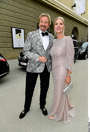 Thomas Gottschalk mit seine Freundin Karina Mroß am Rande der Salzburger Festspiele.