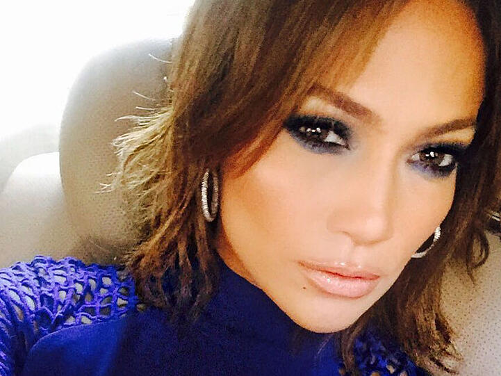 Jennifer Lopez mit durchgestuftem Long Bob