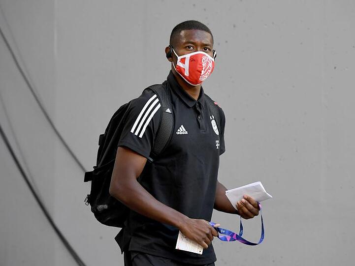 Münchens David Alaba kommt vor Spielbeginn ins Stadion. Foto: Sven Hoppe/dpa