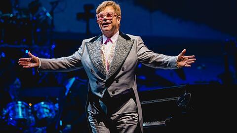 Elton John auf der Bühne bei seiner Farewell-Tour.