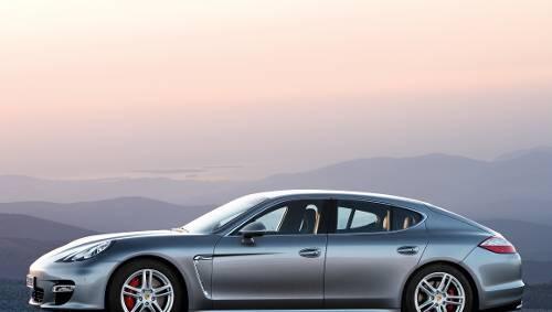 Der neue Panamera: Er soll Porsche aus der Krise fahren. Der neue Panamera: Er soll Porsche aus der Krise fahren.
