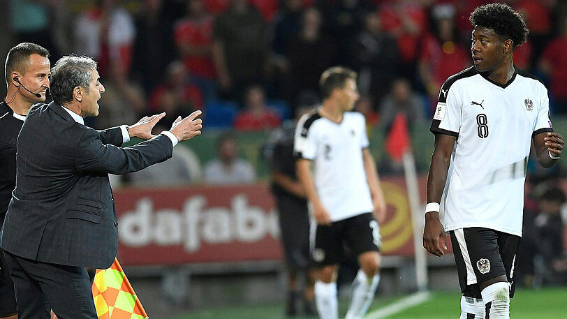 David Alaba (rechts) nimmt Instruktionen von Trainer Marcel Koller entgegen.