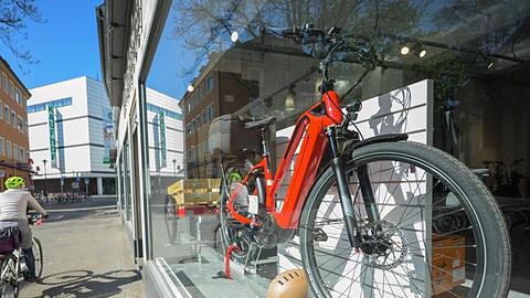 Mal eben ein neues Fahrrad kaufen? Verbraucher in Deutschland m&uuml;ssen sich angesichts globaler Lieferprobleme noch lange auf Verz&ouml;gerungen im Handel einstellen.