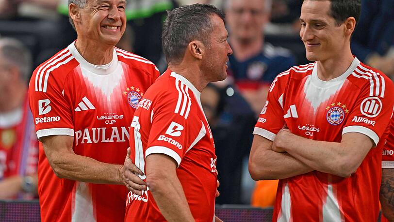 Zusammen f&uuml;r die Bayern-Legenden am Ball: J&uuml;rgen Klinsmann (l.) und Lothar Matth&auml;us.
