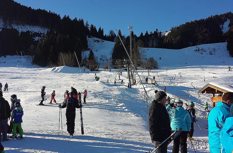 Skifahrer beim Steckenberglift. In diesem Skigebiet ist das Unglück passiert.