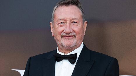 "Peaky Blinders"-Schöpfer und Drehbuchautor Steven Knight soll den nächsten 007-Film schreiben.