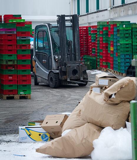 "Containerdienst, Taubenabwehr, Schädlingsbekämpfung, Vernetzung, Tatortreinigung": Bei Müller-Brot rücken die Jungs fürs Grobe an.