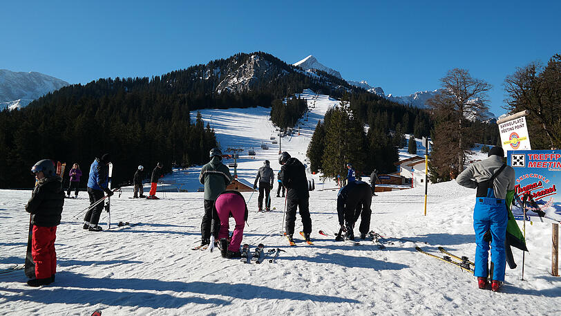 Startpunkt zum Skianschnallen: der Hausberg.