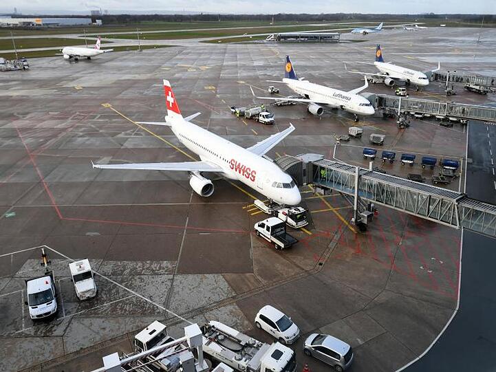 In Hannover hat Verdi das Aviapartner-Bodenpersonal aufgerufen, von 5.00 Uhr und 13.30 Uhr die Arbeit niederzulegen und kein Gepäck zu verladen.