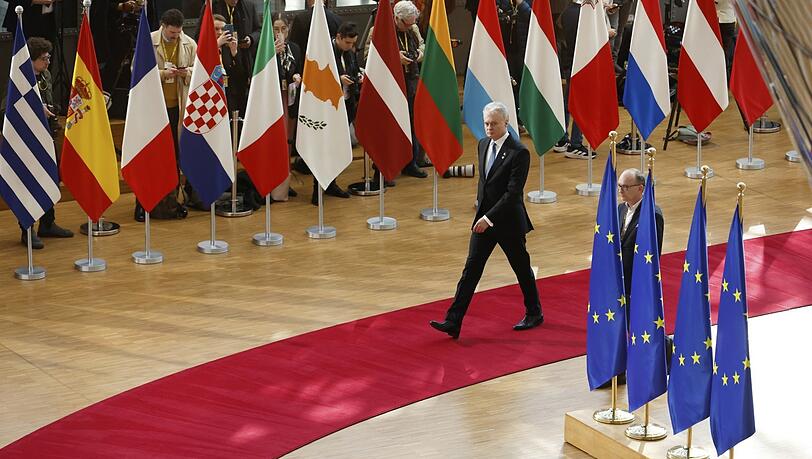 Gerade in Nord- und Mittelosteuropa warte man auf deutsche Führung, sagt Timo Lochocki. Hier trifft Litauens Präsident Gitanas Nauseda zu einem EU-Gipfel im Gebäude des Europäischen Rates ein. Gerade in Nord- und Mittelosteuropa warte man auf deutsche Führung, sagt Timo Lochocki. Hier trifft Litauens Präsident Gitanas Nauseda zu einem EU-Gipfel im Gebäude des Europäischen Rates ein.