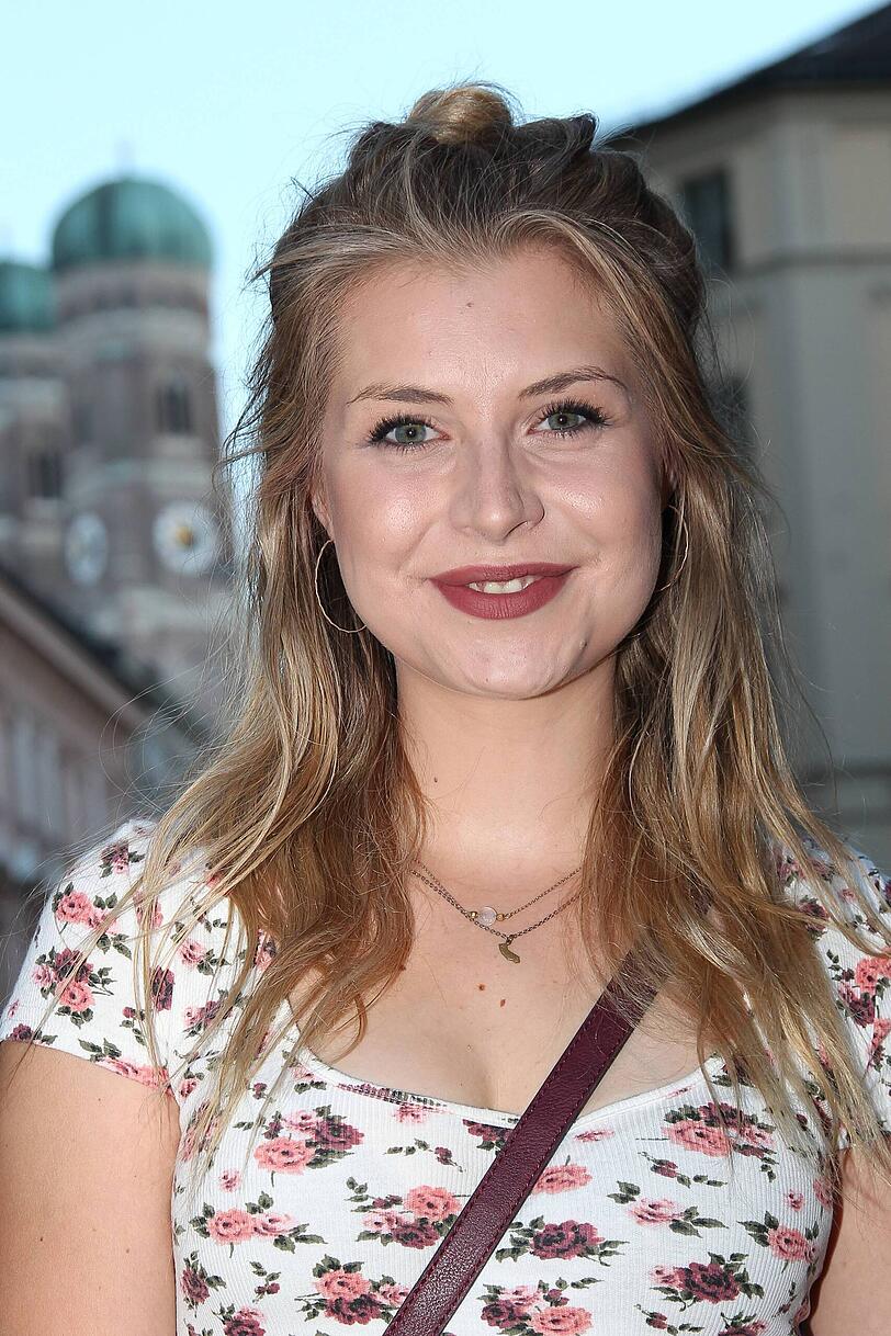 Entertainment Themen der Woche KW29 Entertainment Bilder des Tages Sarah Thonig, Release-Konzert von Ben Blaskovic im Lovelace in Muenchen am 19.07.2018 / *** Sarah Thonig Release concert by Ben Blaskovic at the Lovelace in Munich on 19 07 2018 Entertainment Themen der Woche KW29 Entertainment Bilder des Tages Sarah Thonig, Release-Konzert von Ben Blaskovic im Lovelace in Muenchen am 19.07.2018 / *** Sarah Thonig Release concert by Ben Blaskovic at the Lovelace in Munich on 19 07 2018