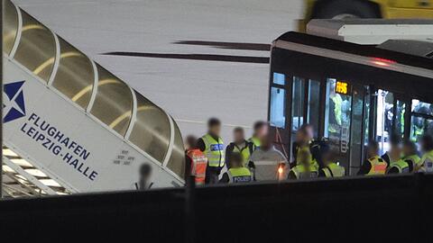 Am fr&uuml;hen Dienstagmorgen startete erneut ein Abschiebeflug von Leipzig-Halle nach Afghanistan.