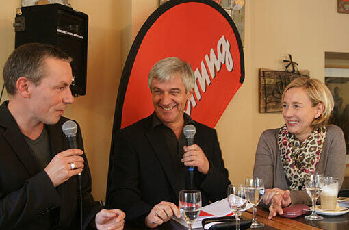Reden über die Ehe - Amelie Fried, ihr Mann Peter Probst und AZ-Kulturchef Volker Isfort (v.r.).