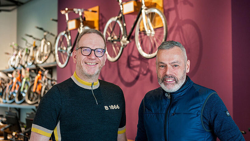 Paul Kefer (links, hier mit seinem Co-Geschäftsführer Bastiaan Bijvoets) merkt in seinem Laden Munix Finest Bycycles, dass die Nachfragen angezeogen hat.