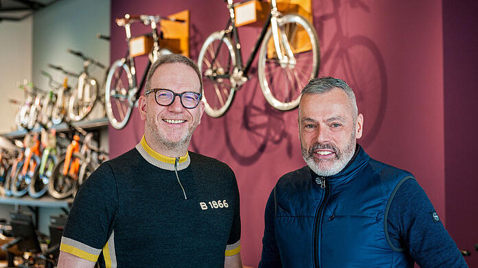 Paul Kefer (links, hier mit seinem Co-Geschäftsführer Bastiaan Bijvoets) merkt in seinem Laden Munix Finest Bycycles, dass die Nachfragen angezeogen hat.