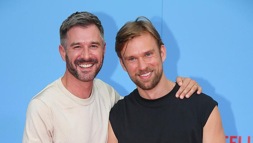 Jochen Schropp mit seinem Ehemann Norman