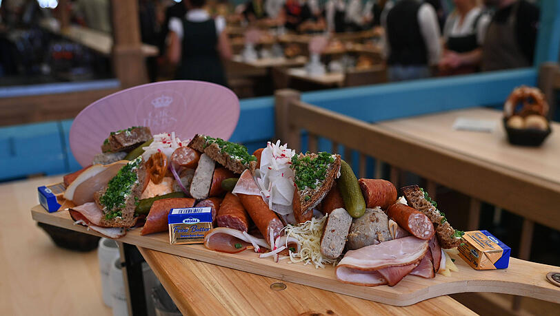 Brotzeitbrettl gibt es nicht nur auf der Wiesn.