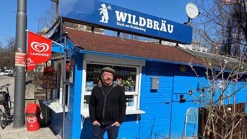 Christian Hell ist ein entspannter Kiosk-Mann. Christian Hell ist ein entspannter Kiosk-Mann.