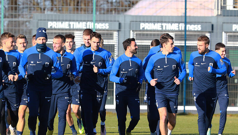 Die Spieler machen's vor: Mitte Februar startet der TSV 1860 mit seinem Hauptsponsor eine Schritte-Challenge.