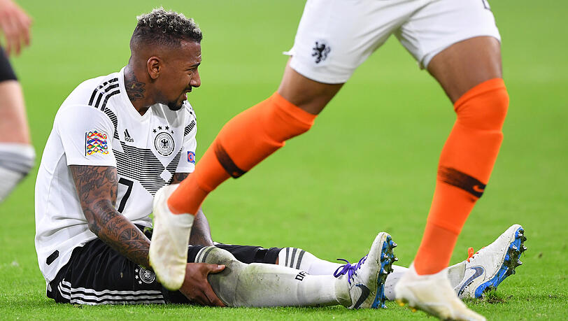 13. Oktober 2018: Jérôme Boateng klagte nach der Niederlage gegen die Niederlande über muskuläre Beschwerden. Es sollte sein letztes Länderspiel sein. 13. Oktober 2018: Jérôme Boateng klagte nach der Niederlage gegen die Niederlande über muskuläre Beschwerden. Es sollte sein letztes Länderspiel sein.