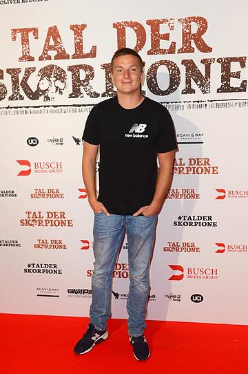 Aaron Troschke