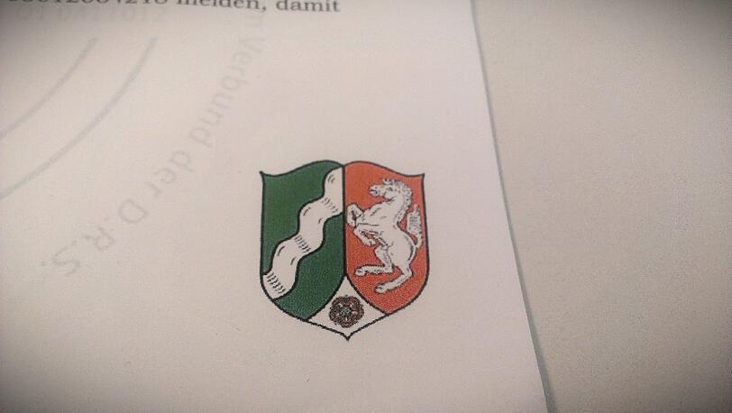 ...dass die angebliche Berliner Kanzlei das Wappen von Nordrhein-Westfalen verwendet.