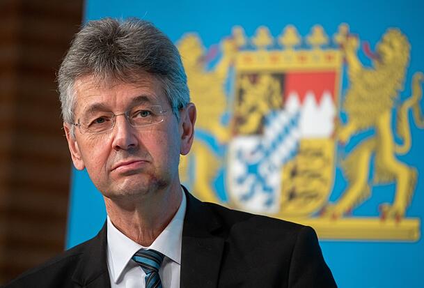 Bildungsminister Michael Piazolo (Freie Wähler) bleibt im Landtag – und ist der einzige Münchner unter den FW-Abgeordneten. Bildungsminister Michael Piazolo (Freie Wähler) bleibt im Landtag – und ist der einzige Münchner unter den FW-Abgeordneten.