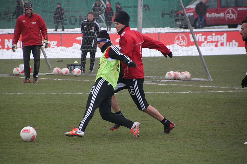 Beim anschließenden 8-gegen-8 wurden vor allem Standardsituationen trainiert.