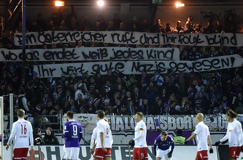 Mit diesem Banner haben die Fans von Erzgebirge Aue für einen Eklat gesorgt.