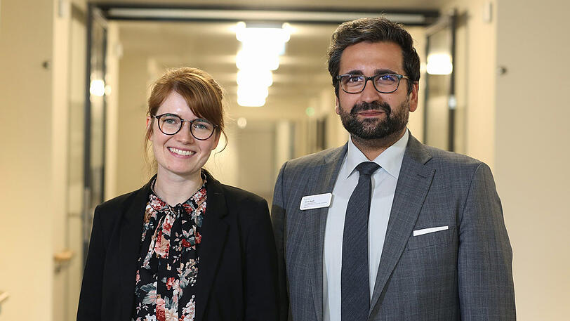 Die Patientenmanagerin für den Helios Standort München West, Katharina Deuerling, und Regionalleiter Emre Nazli.